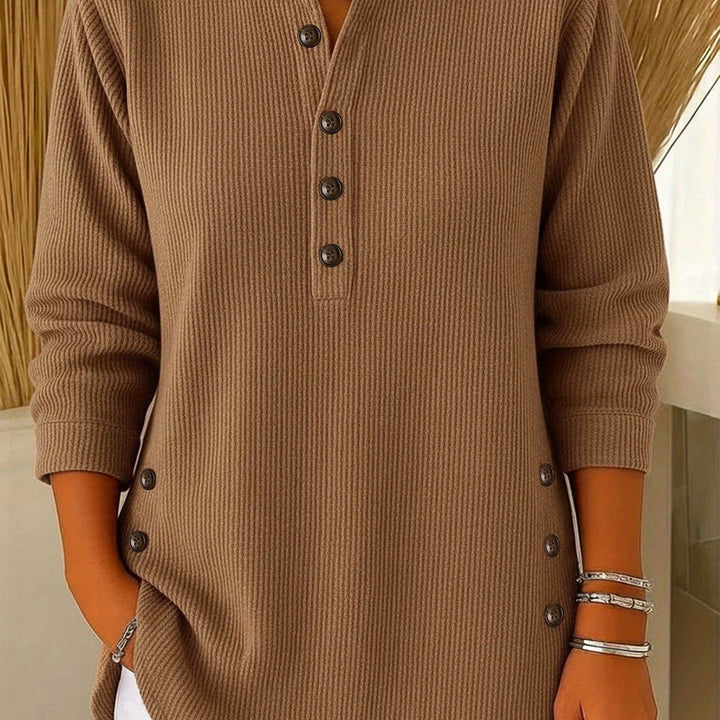Corinne | Relaxed Button-Detail Top
