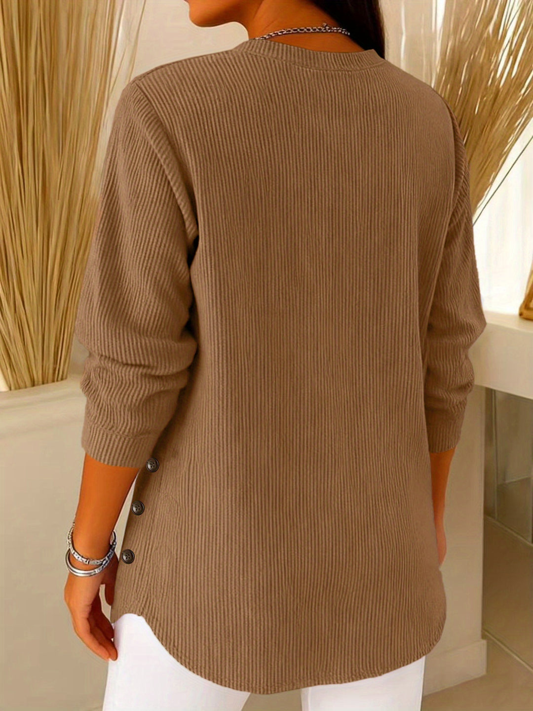 Corinne | Relaxed Button-Detail Top