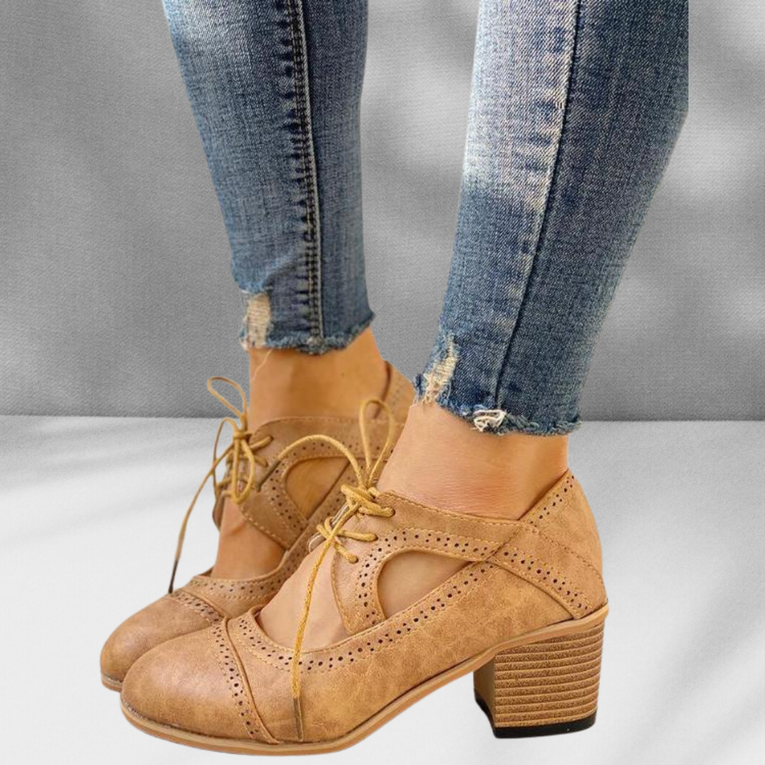 Wynne | Timeless Lace-Up Brogues