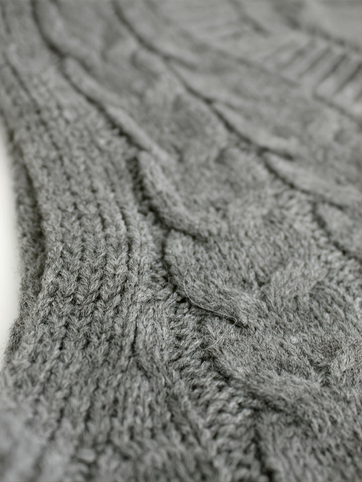 Vivian | Cable-Knit V-Neck Sweater Vest