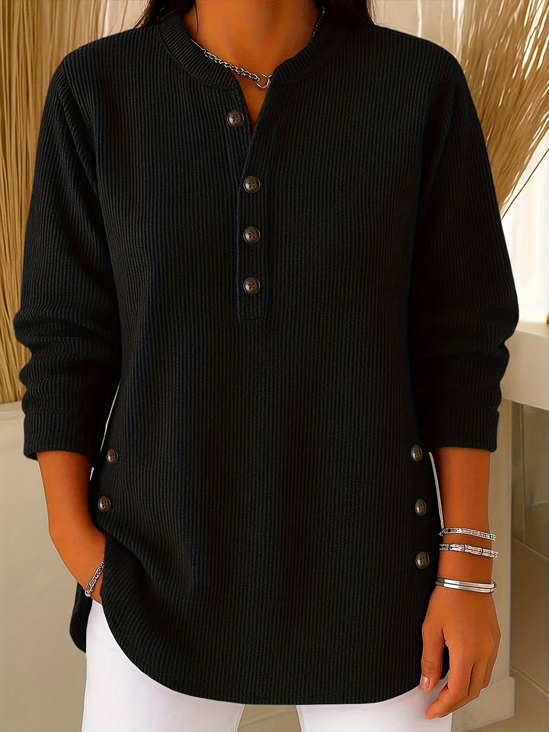 Corinne | Relaxed Button-Detail Top