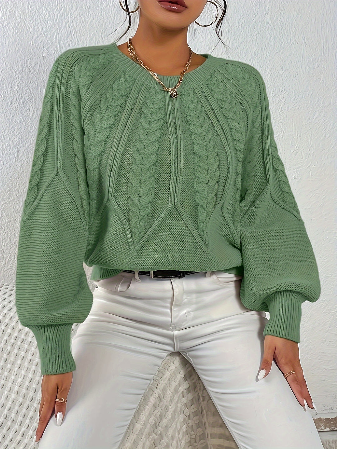 Fiona | Cable-Knit Round-Neck Sweater