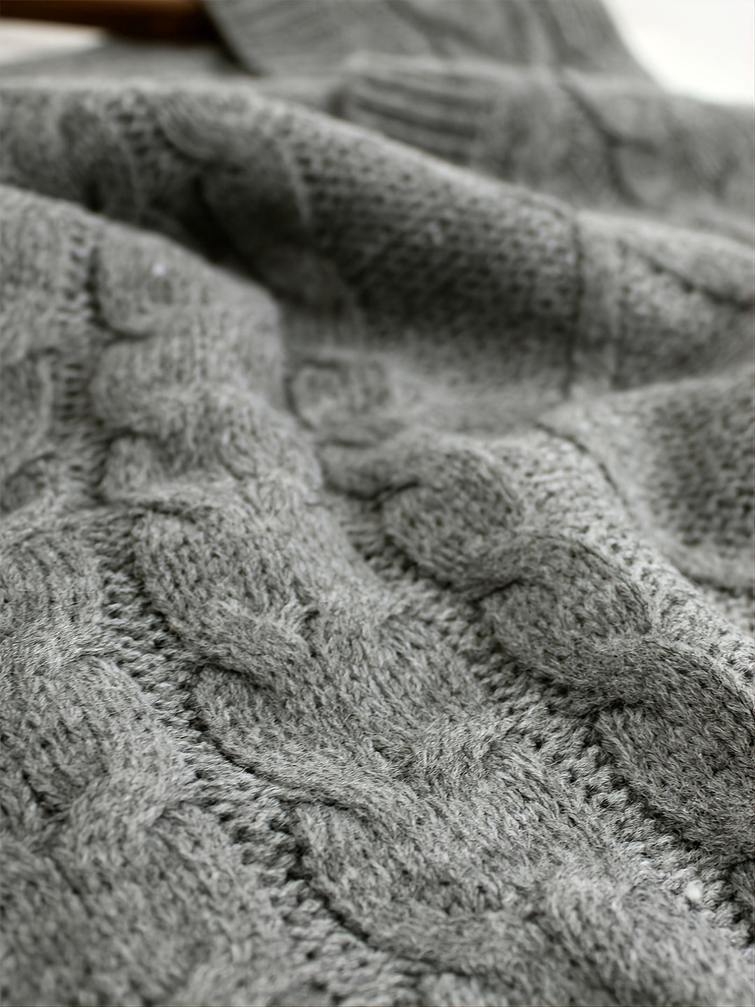 Vivian | Cable-Knit V-Neck Sweater Vest