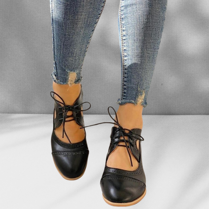 Wynne | Timeless Lace-Up Brogues