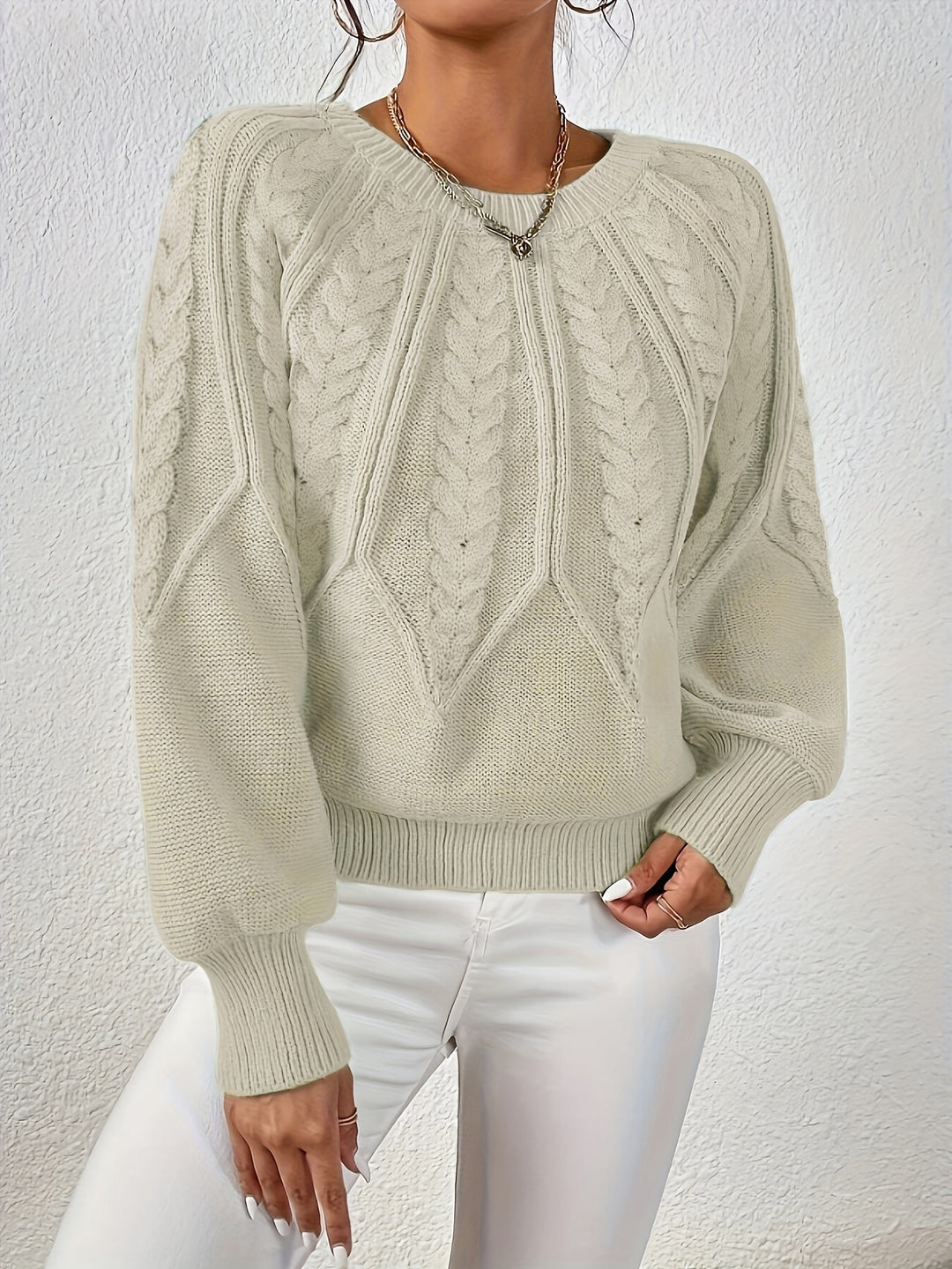 Fiona | Cable-Knit Round-Neck Sweater