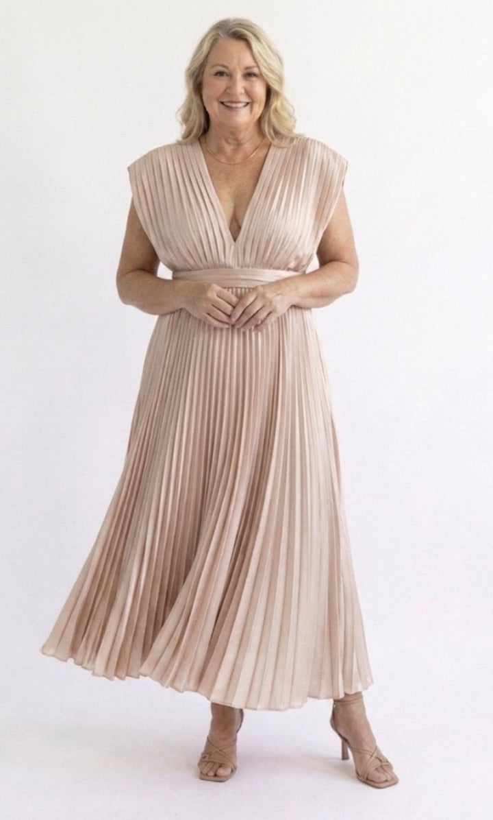 Evelyn | Timeless Pleated Midi Dress