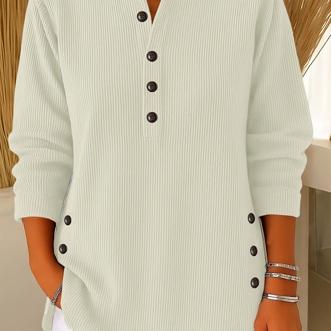 Corinne | Relaxed Button-Detail Top