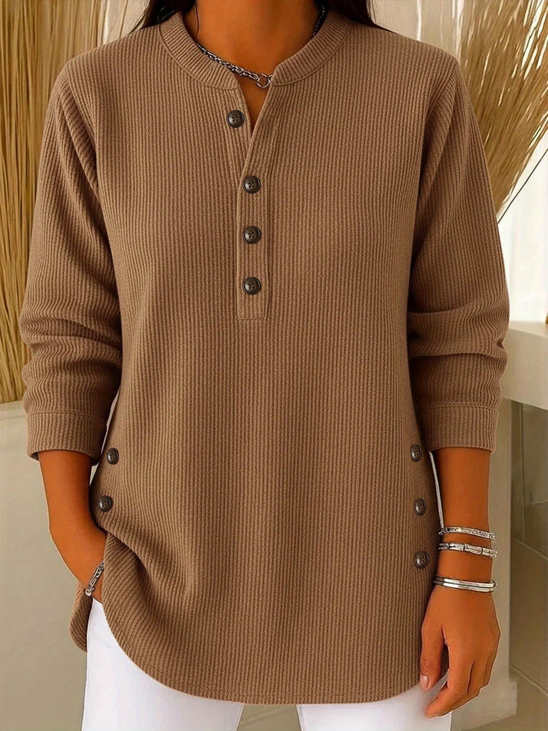 Corinne | Relaxed Button-Detail Top