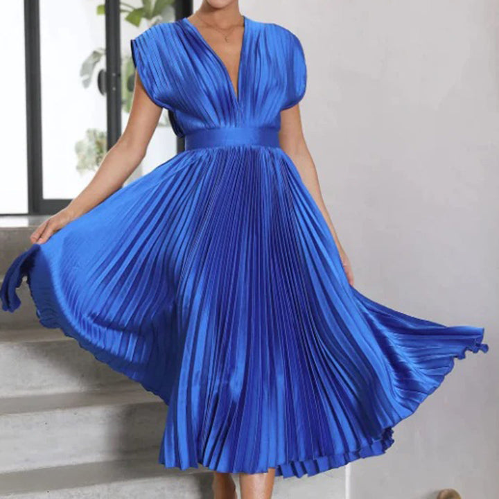Evelyn | Timeless Pleated Midi Dress