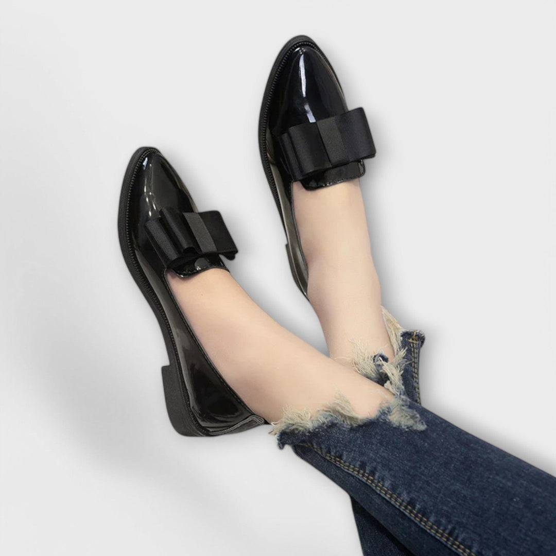Regina | Pointed Bow Loafers