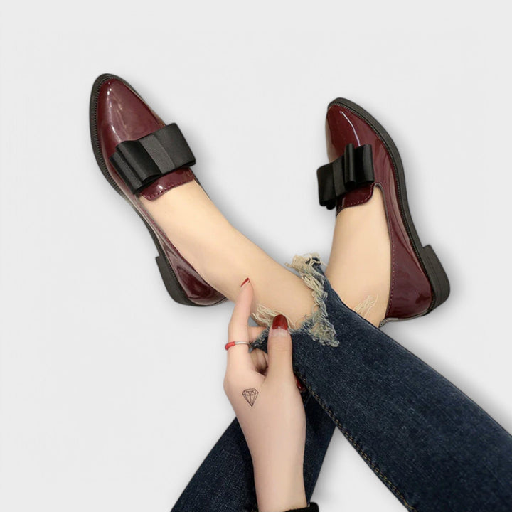 Regina | Pointed Bow Loafers