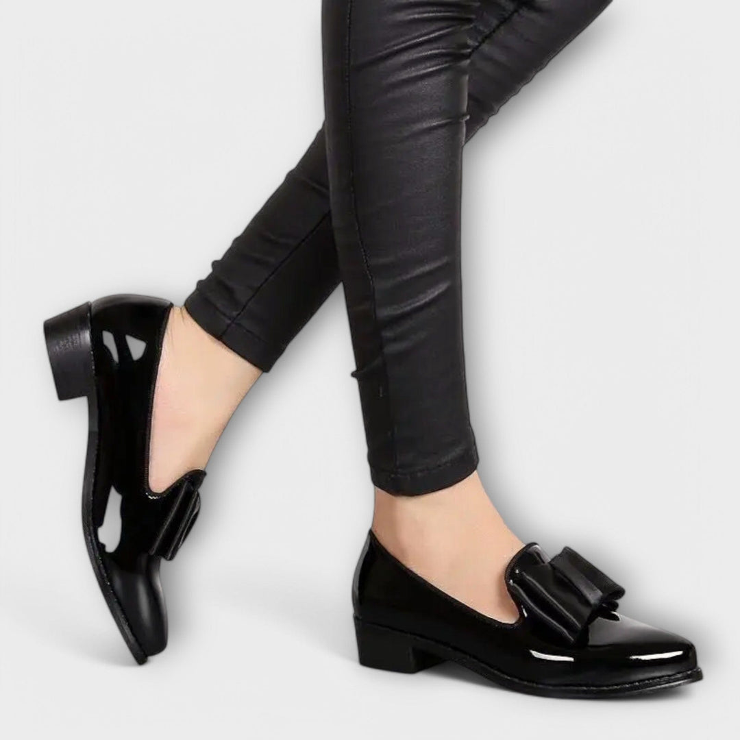 Regina | Pointed Bow Loafers