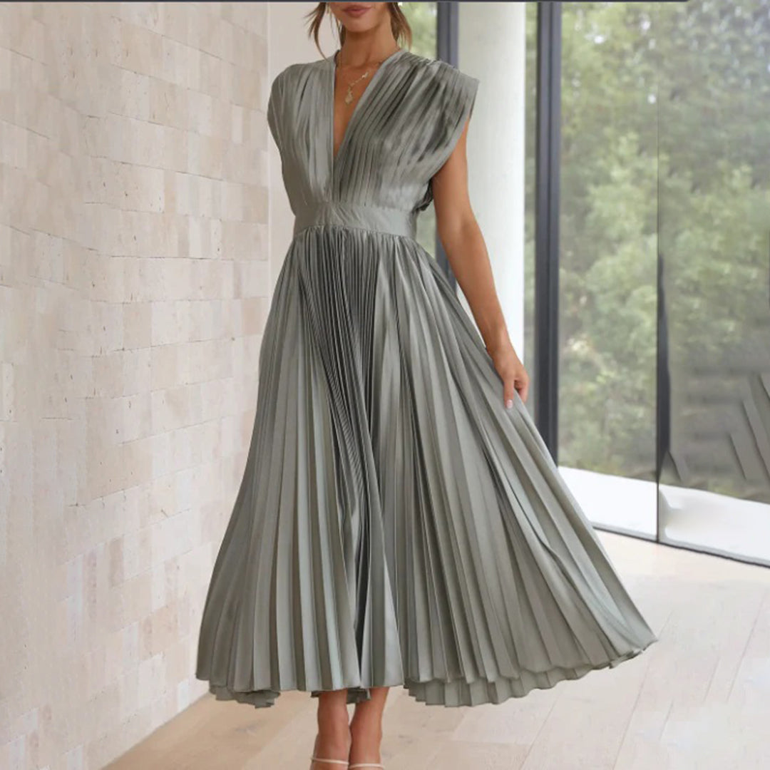 Evelyn | Timeless Pleated Midi Dress