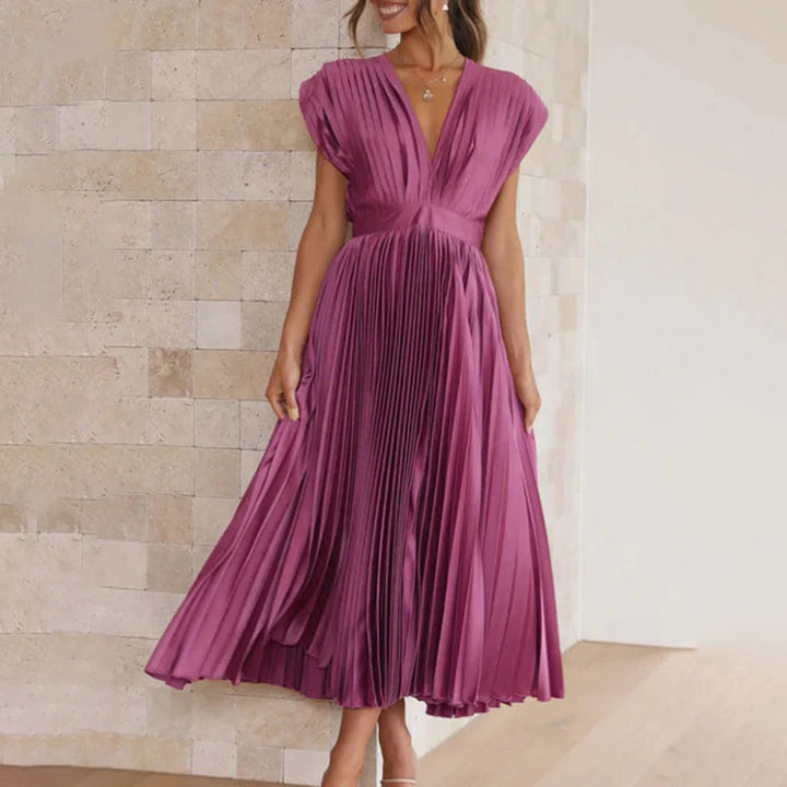 Evelyn | Timeless Pleated Midi Dress