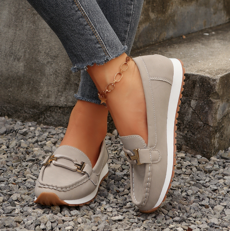 Grace | Chain-Detail Loafers