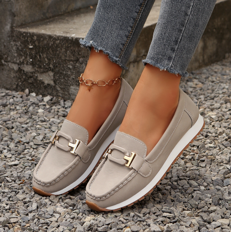 Grace | Chain-Detail Loafers