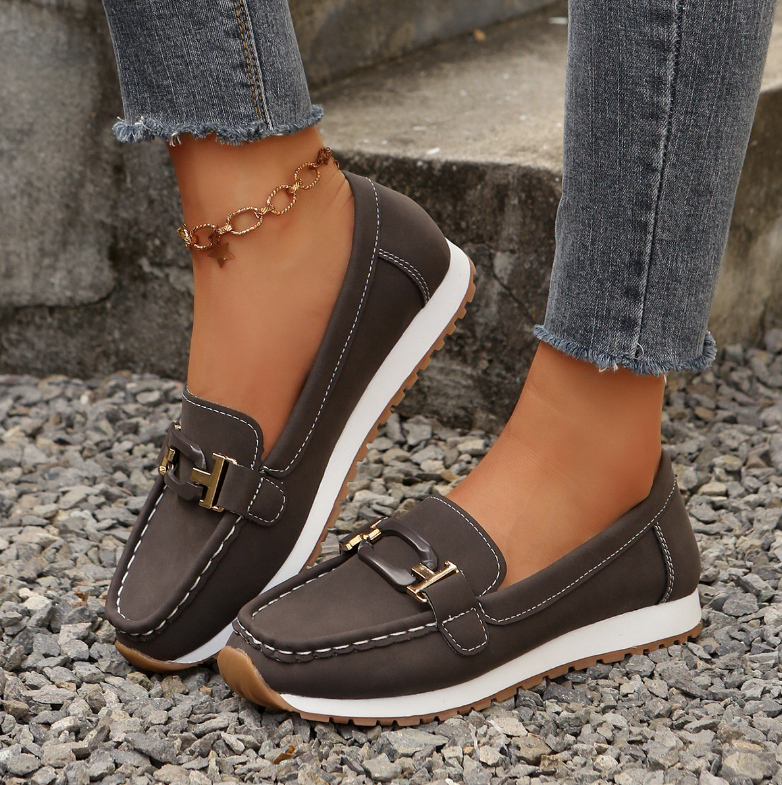 Grace | Chain-Detail Loafers