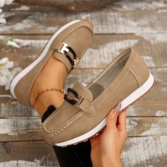 Isla | Chain-Detail Comfort Loafers