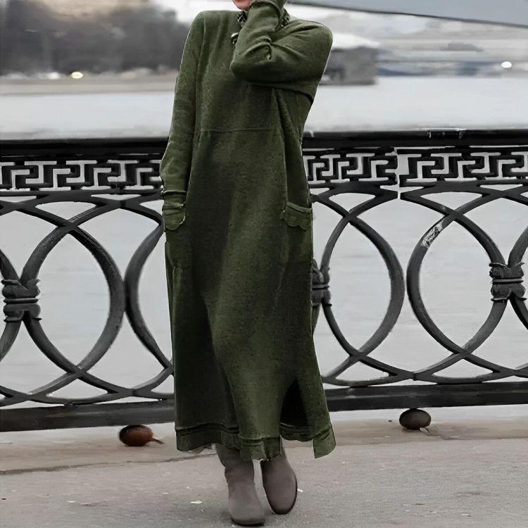 Carolyn | Relaxed Turtleneck Maxi Dress