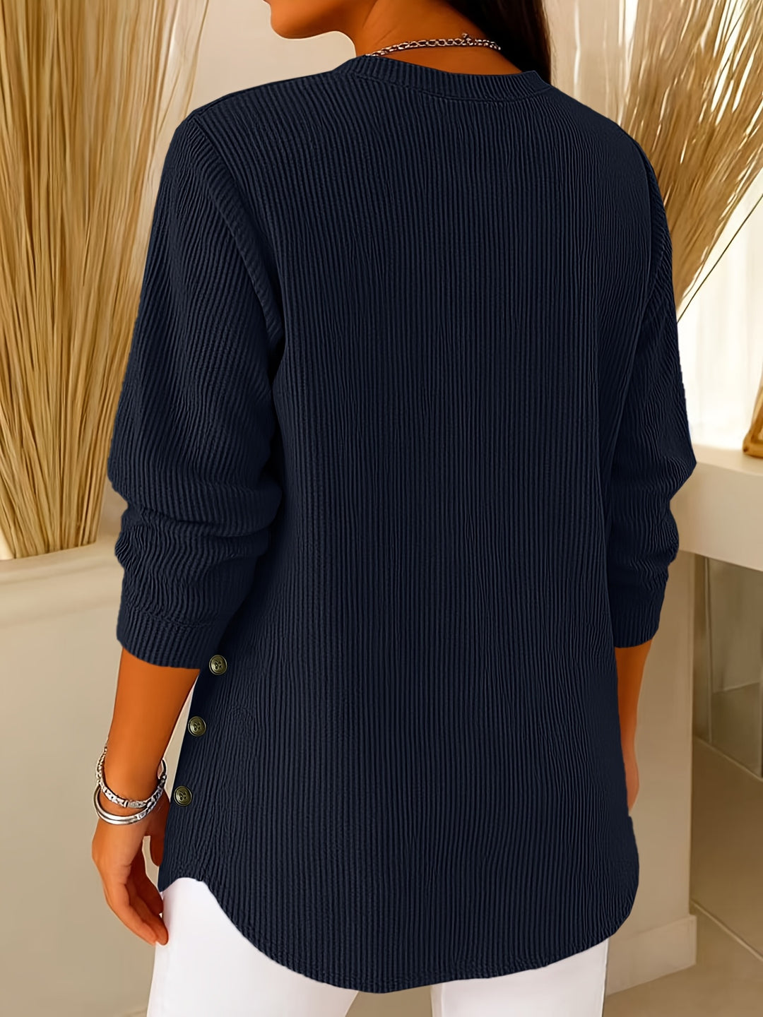 Corinne | Relaxed Button-Detail Top