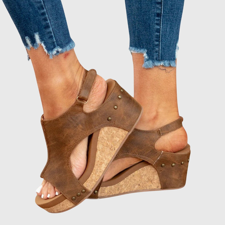 Della | Open-Toe Comfort Sandals