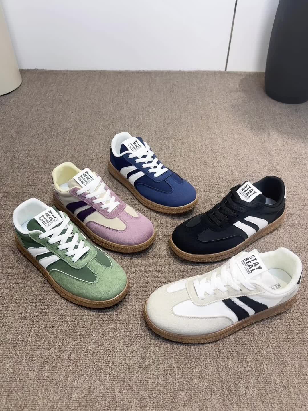 Noreen | Classic Striped Sneakers